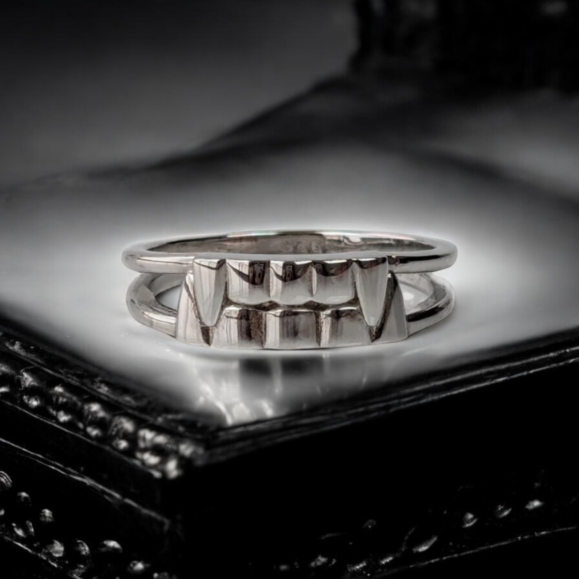 Polished Silver Vampire's Bite Ring with Fang Design